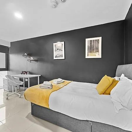Three Bedroom By Brookland Serviced Short Lets Leeds With Free Wifi Leeds (West Yorkshire)